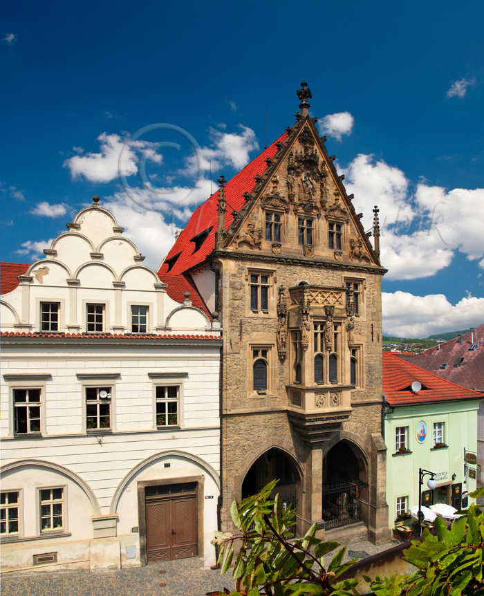 8219_kutna_hora,_kamenny_dum,_jedna_z_nejvzacnejsich_pamatek_gotiky_v_cr.jpg